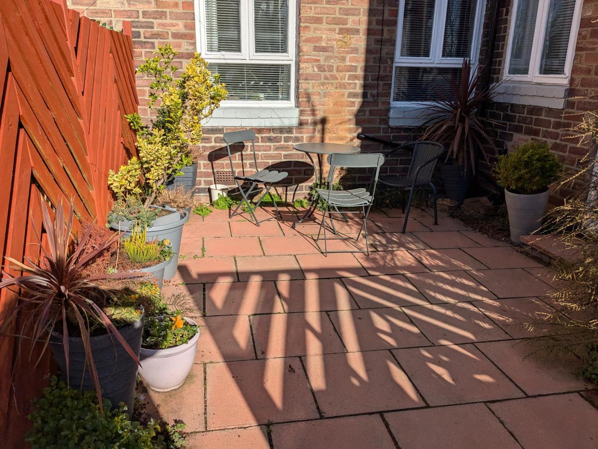 Apartment With Outside Patio And Car Space Durham Exteriör bild